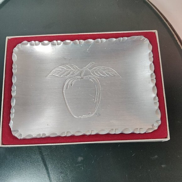Apple engraved trinket tray metal. Scrolled edges Vintage. Teachers gift - Picture 2 of 3